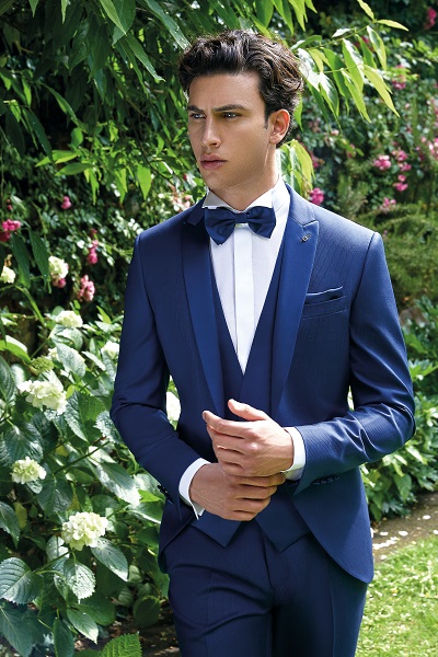 perfect suit for an evening wedding 